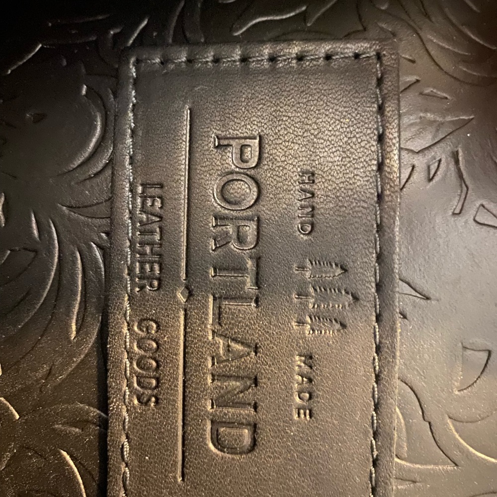 Medium Cross Body in Black Dahlia